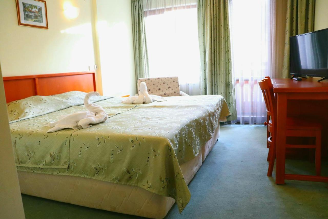 Family Hotel Nadine Банско Экстерьер фото